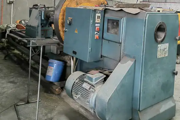 Skin peeling machine