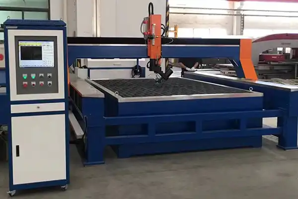 Laser cutting machine